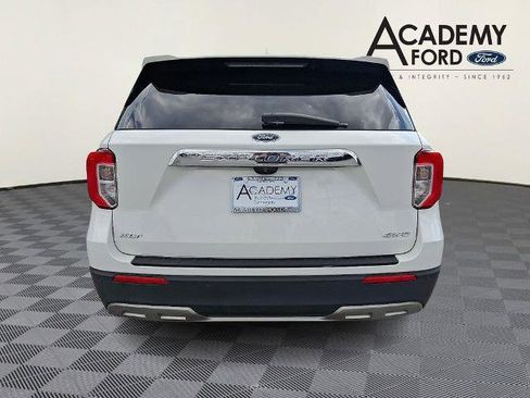 Certified 2022 Ford Explorer XLT w/ Equipment Group 202A AWD/4WD image 5