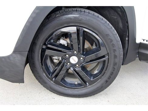 Used 2019 GMC Terrain SLT image 29