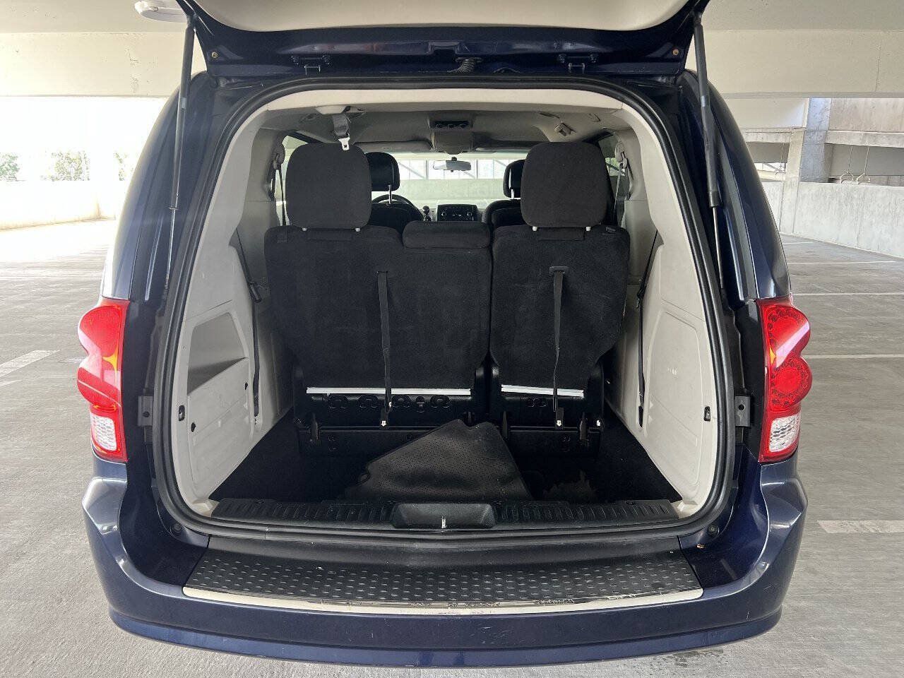 Used 2013 Dodge Grand Caravan SE FWD image 20
