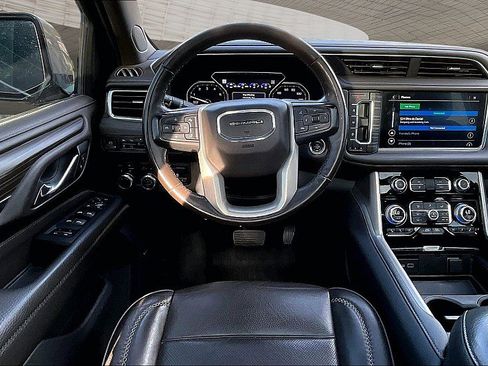 Used 2021 GMC Yukon Denali w/ Denali Premium Package AWD/4WD image 5