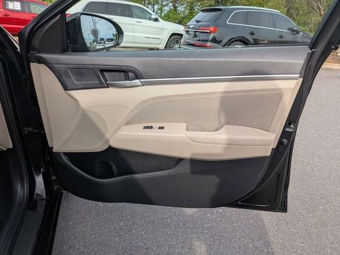 Used 2020 Hyundai Elantra Value Edition FWD image 31