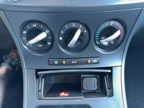 Used 2012 MAZDA MAZDA3 i Touring FWD image 10