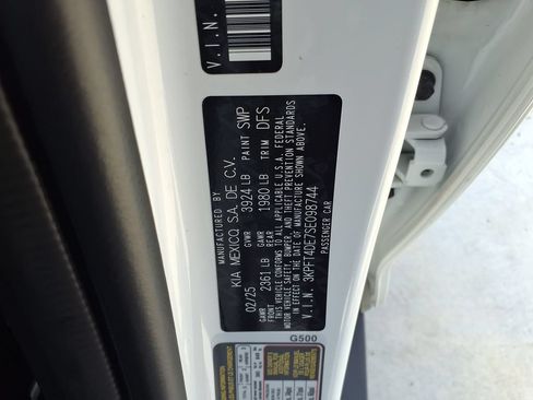 Used 2025 Kia K4 FWD image 32