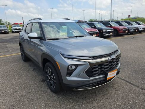 New 2026 Chevrolet TrailBlazer ACTIV AWD/4WD image 2