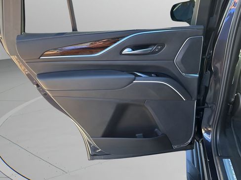 Certified 2024 Cadillac Escalade Premium Luxury image 17