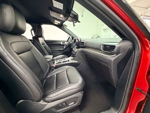 Used 2020 Ford Explorer XLT w/ Equipment Group 202A image 29