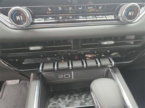 New 2026 GMC Canyon Elevation w/ Convenience Package image 17