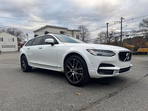 Used 2018 Volvo V90 T6 Cross Country w/ Convenience Package image 8