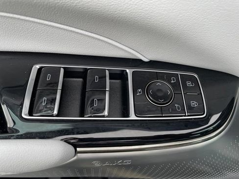Used 2026 Cadillac Lyriq Signature Luxury RWD image 16