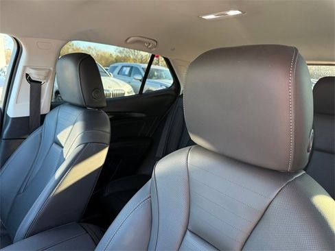 Used 2025 Buick Envision Preferred image 10
