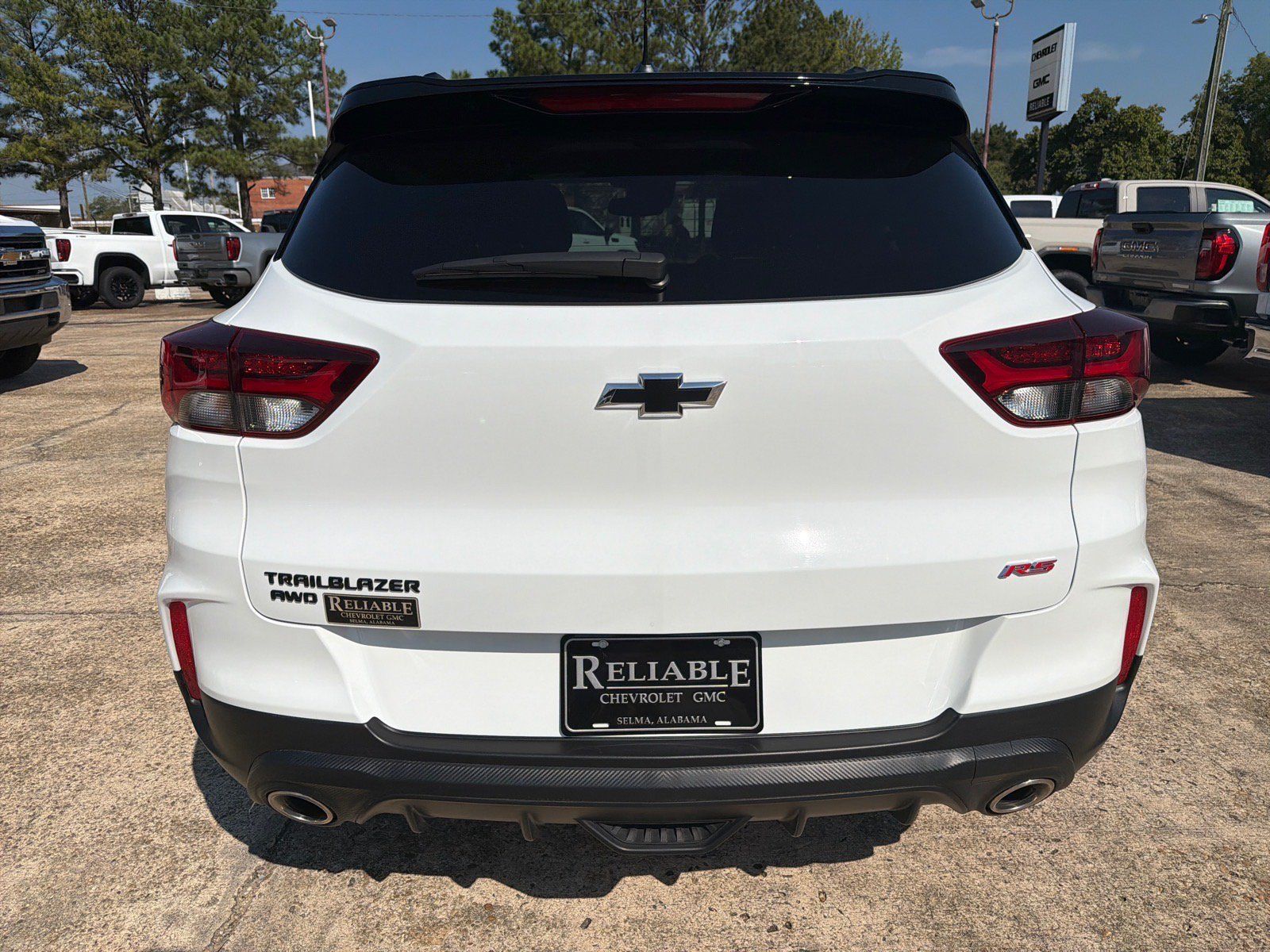 Used 2023 Chevrolet TrailBlazer RS w/ Convenience Package AWD/4WD image 5