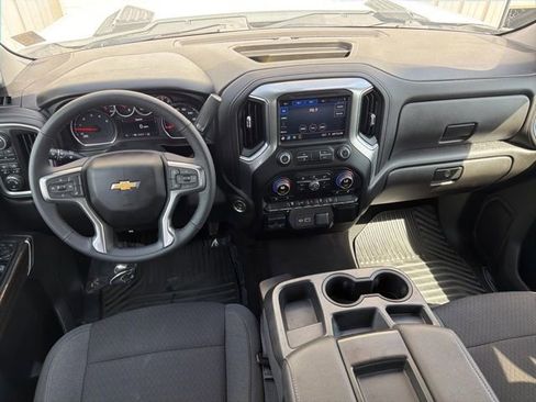 Used 2022 Chevrolet Silverado 2500 LT w/ Convenience Package image 9