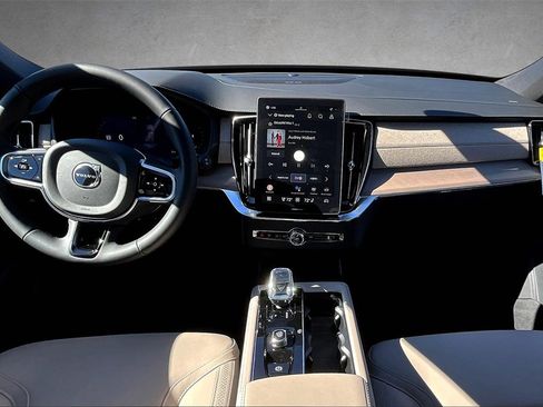 New 2026 Volvo XC90 B6 Plus w/ Protection Package image 5