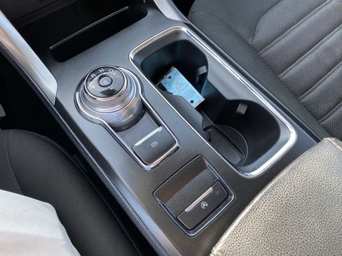 Used 2019 Ford Fusion SE image 16