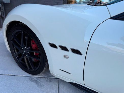 Used 2015 Maserati GranTurismo Sport image 39