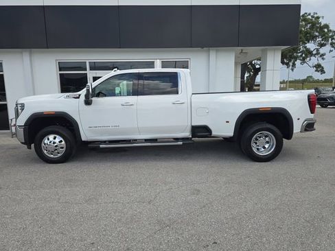 New 2026 GMC Sierra 3500 SLT w/ SLT Premium Package AWD/4WD image 4