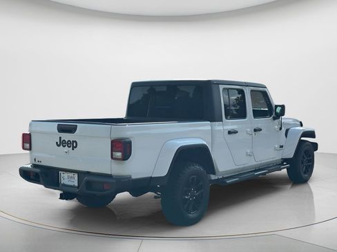 Used 2022 Jeep Gladiator Sport AWD/4WD image 5