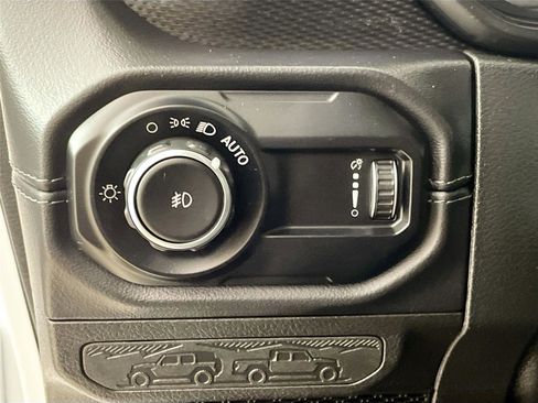 Used 2024 Jeep Wrangler Unlimited Rubicon AWD/4WD image 10