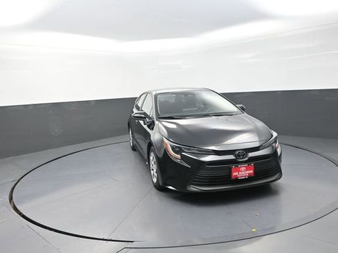 Used 2024 Toyota Corolla LE image 34