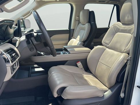 Used 2022 Lincoln Navigator L Reserve image 10