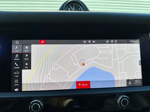 Used 2022 Porsche Macan S image 30