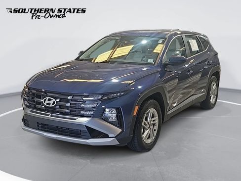 Certified 2025 Hyundai Tucson SE FWD image 1