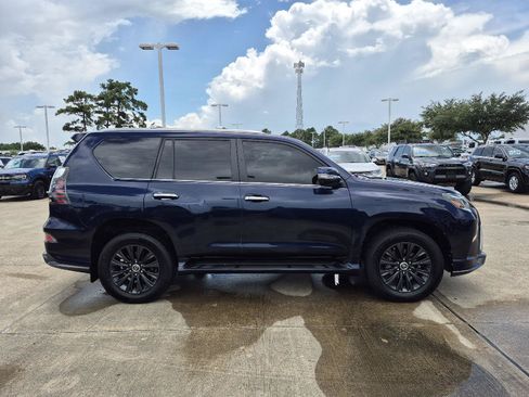Used 2023 Lexus GX 460 Premium w/ Accessory Package AWD/4WD image 15