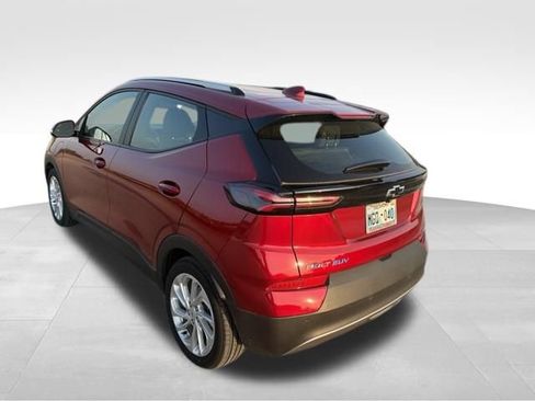 Used 2023 Chevrolet Bolt EUV LT w/ Comfort Package FWD image 5