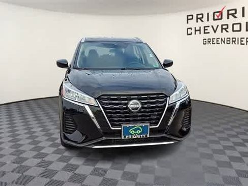Used 2024 Nissan Kicks SV image 3