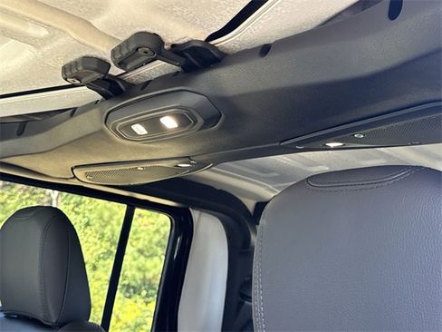 New 2025 Jeep Gladiator Sport image 27