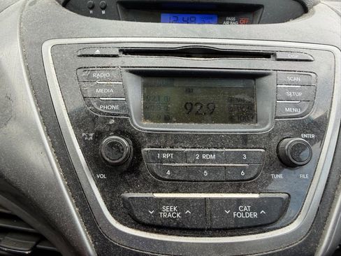 Used 2013 Hyundai Elantra Limited FWD image 9