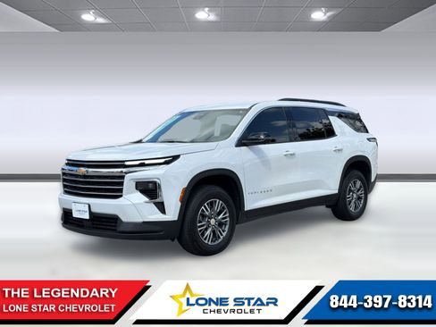 Certified 2024 Chevrolet Traverse LT FWD image 1