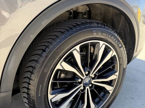 Used 2021 Ford Escape SE w/ SE Sport Appearance Package image 13