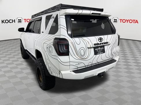 Used 2022 Toyota 4Runner SR5 Premium w/ Moonroof Package AWD/4WD image 6