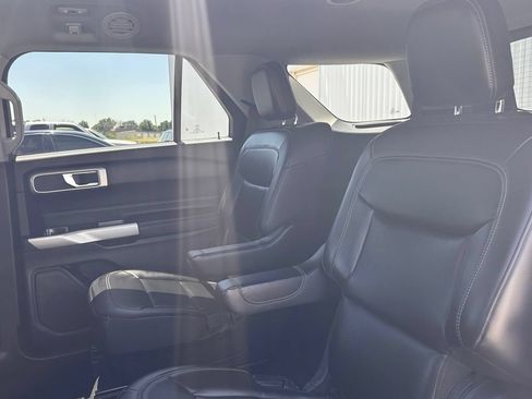 Certified 2022 Ford Explorer XLT w/ Equipment Group 202A AWD/4WD image 15