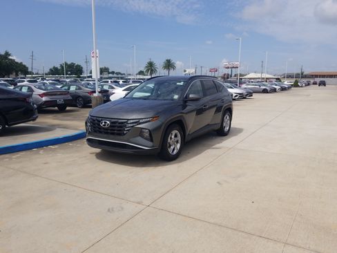 Used 2023 Hyundai Tucson SEL FWD image 3