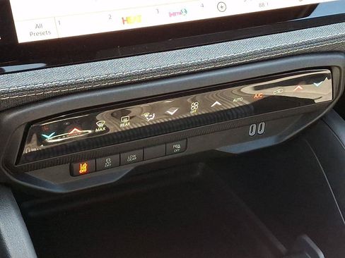 New 2026 Jeep Cherokee Laredo AWD/4WD image 13