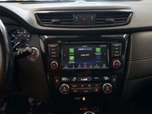 Used 2019 Nissan Rogue SV w/ Sun & Sound Touring Package image 23