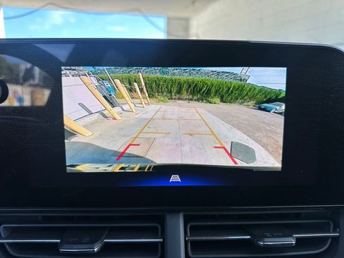 Used 2025 Chevrolet Trax LT image 17