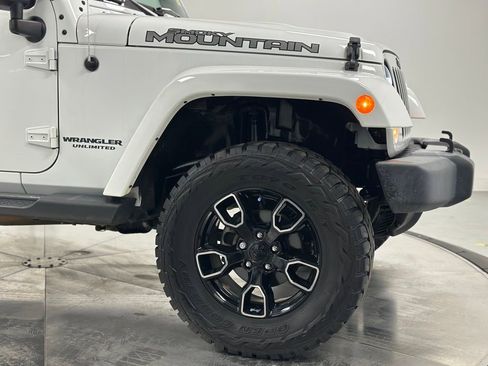 Used 2017 Jeep Wrangler Unlimited Sahara image 23