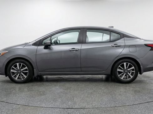 Used 2025 Nissan Versa SV FWD image 5