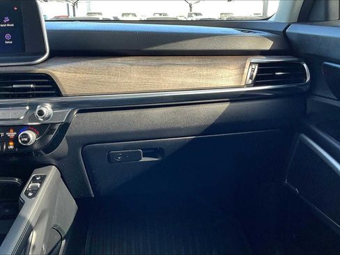 Used 2022 Kia Telluride EX w/ EX Premium Package image 18