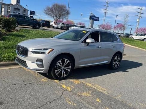 Used 2023 Volvo XC60 B5 Plus w/ Climate Package image 4