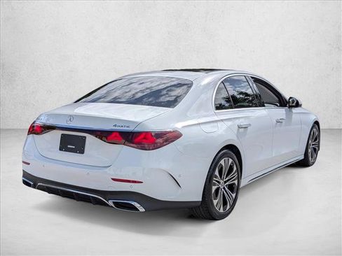 Used 2026 Mercedes-Benz E 350 4MATIC Sedan image 5