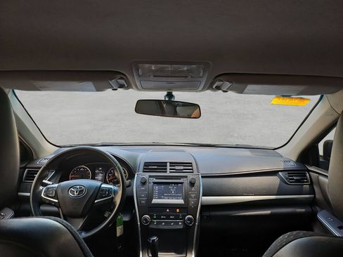 Used 2015 Toyota Camry SE FWD image 37