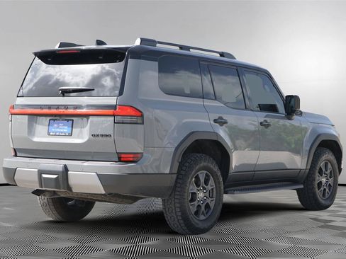 Used 2024 Lexus GX 550 AWD/4WD image 5