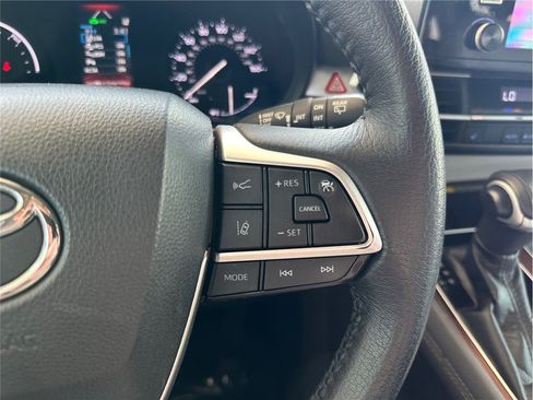 Used 2021 Toyota Sienna XLE w/ XLE Plus Package AWD/4WD image 35