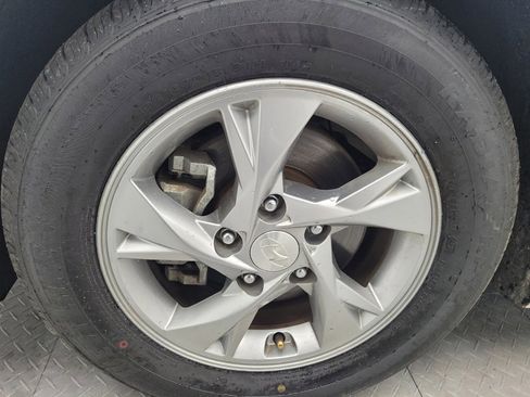 Used 2021 Hyundai Elantra SE image 31