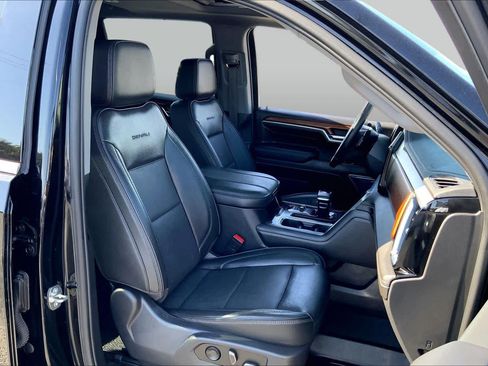 Used 2023 GMC Sierra 1500 Denali AWD/4WD image 9