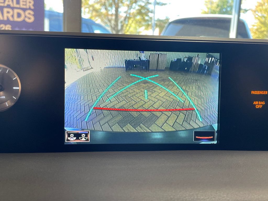 Used 2021 Lexus UX 200 FWD image 36